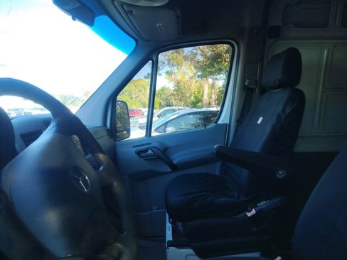 Used 2010 Mercedes-Benz Sprinter 144 Cargo image 5