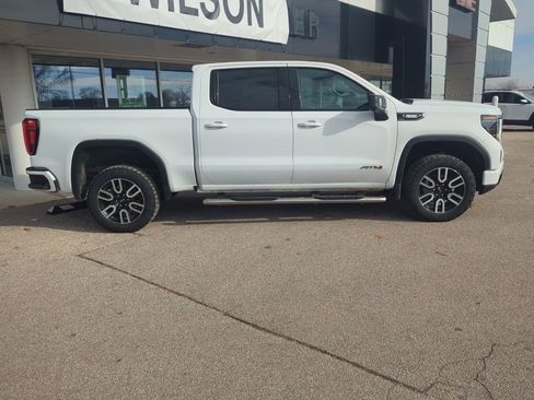 Used 2024 GMC Sierra 1500 AT4 w/ Technology Package image 8