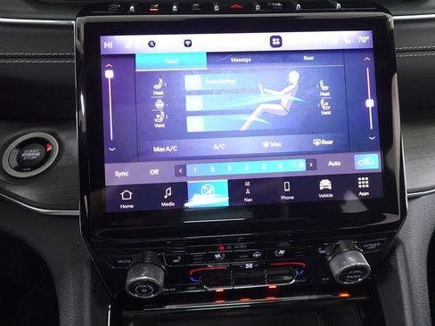 Used 2022 Jeep Grand Cherokee Overland w/ Adv Protech Group III image 21