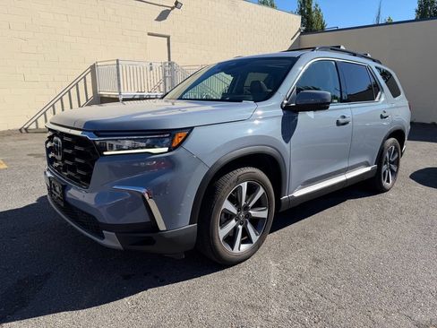 Used 2023 Honda Pilot Elite image 3