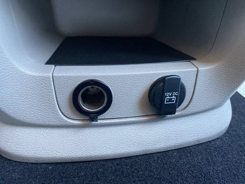 Used 2019 Dodge Grand Caravan SE FWD image 29