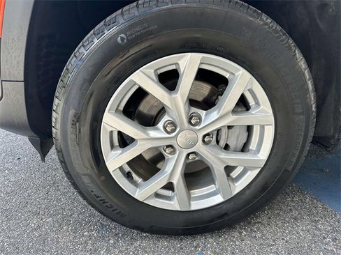 Used 2024 Jeep Grand Cherokee Limited image 43