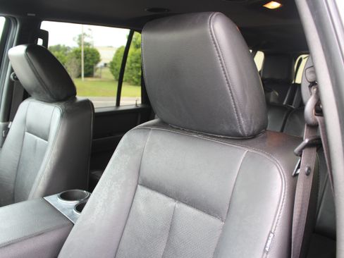 Used 2011 Ford Expedition EL Limited image 20