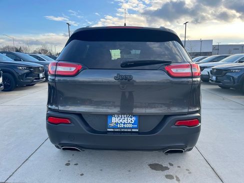 Used 2015 Jeep Cherokee Latitude w/ Comfort/Convenience Group image 8