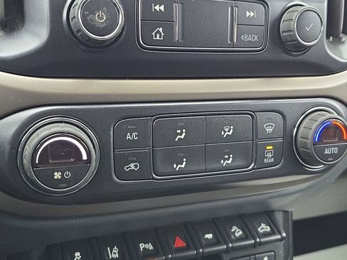 Used 2022 Chevrolet Colorado Z71 w/ Safety Package image 17