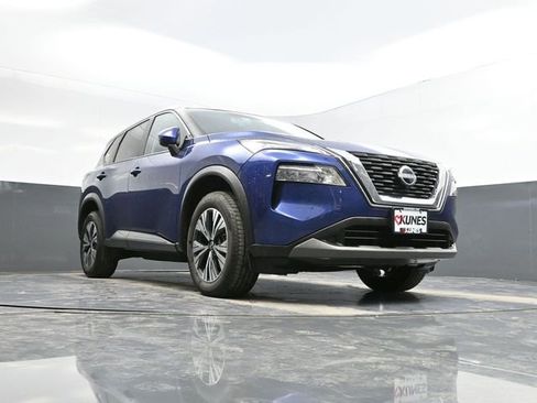 Used 2023 Nissan Rogue SV image 45