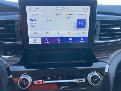 Used 2024 Ford Explorer Limited image 12