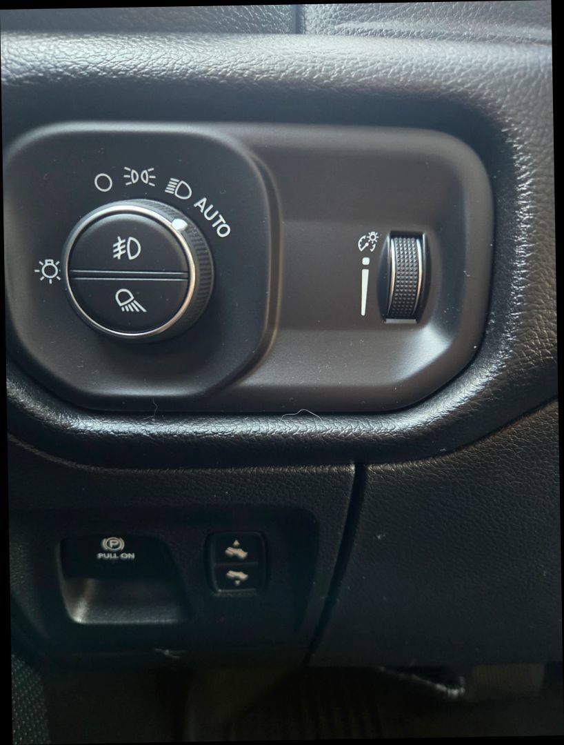 Used 2022 RAM 1500 Big Horn AWD/4WD image 24