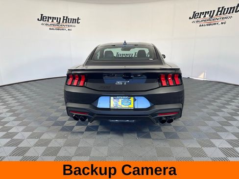 Used 2024 Ford Mustang GT Premium image 7