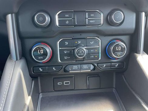 Used 2024 Chevrolet Tahoe LT RWD image 28