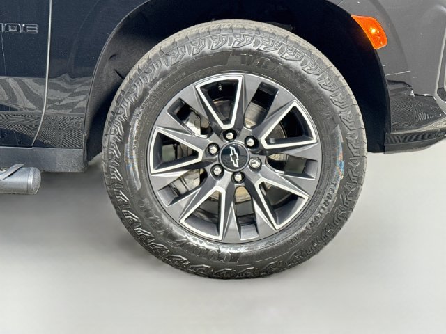 Used 2023 Chevrolet Tahoe Z71 w/ Z71 Off-Road Package AWD/4WD image 31