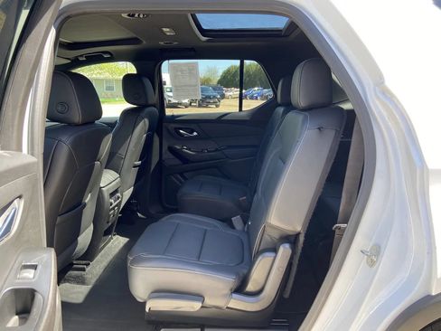 Used 2023 Chevrolet Traverse LT w/ LT Premium Package AWD/4WD image 26