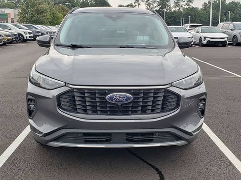 Used 2023 Ford Escape SE w/ PHEV Premium Package FWD image 9