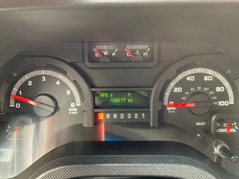 Used 2013 Ford E-450 and Econoline 450 Super Duty w/ PWR Locks & Windows Group image 11