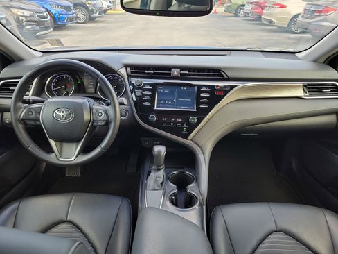 Used 2018 Toyota Camry SE w/ Convenience Package image 16