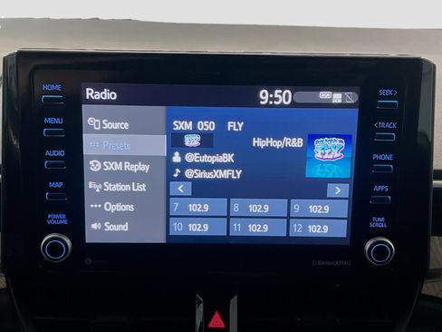 Used 2022 Toyota Corolla LE FWD image 10