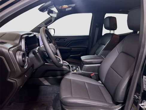 Used 2025 Chevrolet Colorado Trail Boss image 19