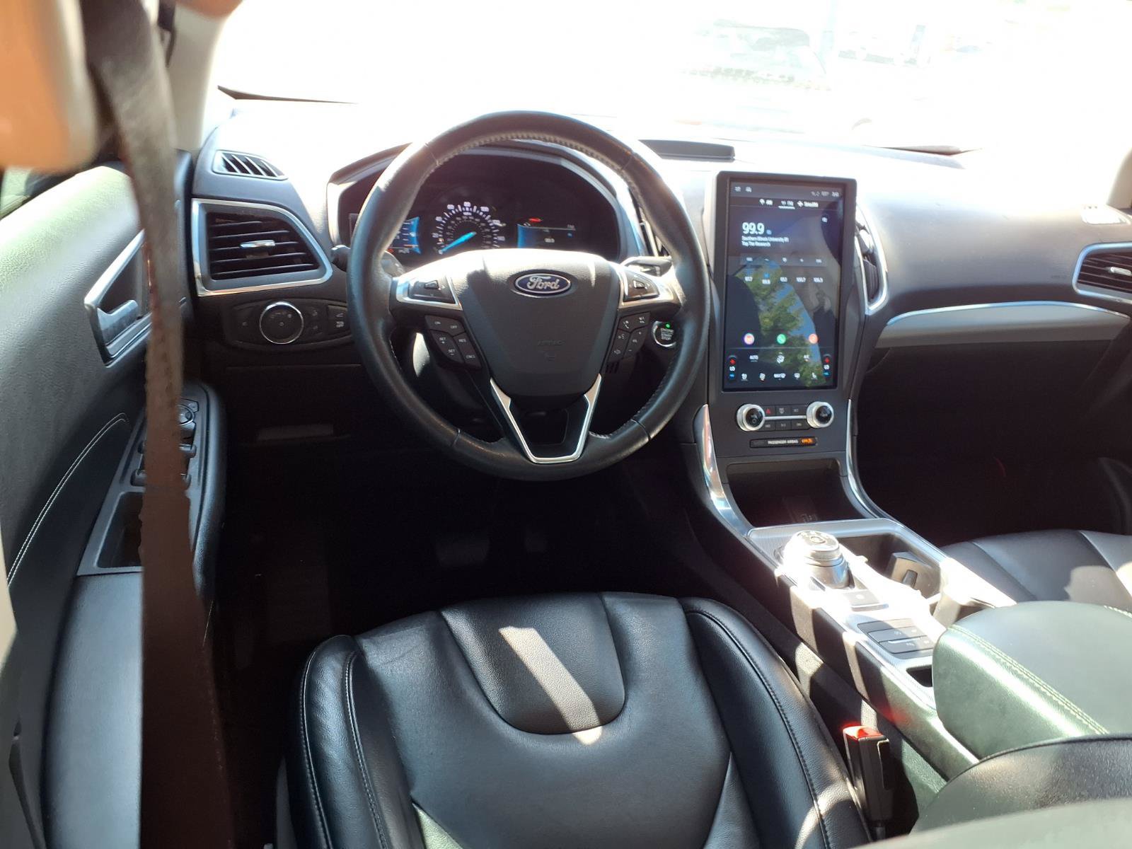 Used 2022 Ford Edge Titanium AWD/4WD image 7