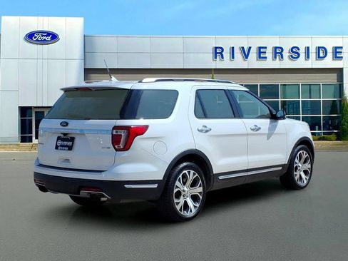 Used 2018 Ford Explorer Platinum AWD/4WD image 7
