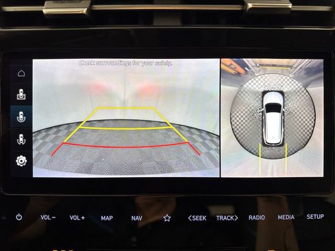 Used 2022 Hyundai Tucson Limited w/ Cargo Package FWD image 16