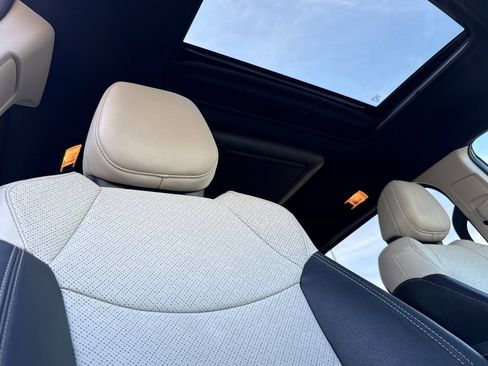 Used 2025 Toyota Sienna Limited image 20