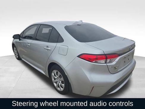Used 2020 Toyota Corolla LE image 3