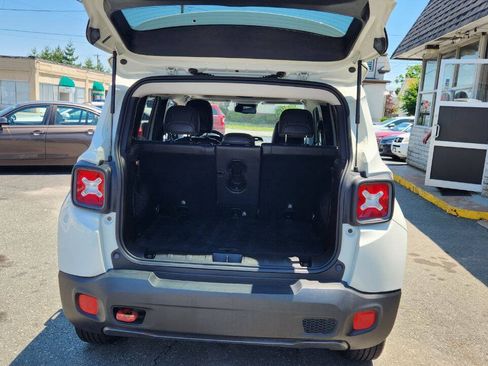 Used 2016 Jeep Renegade Trailhawk w/ Premium Trailhawk Package AWD/4WD image 16