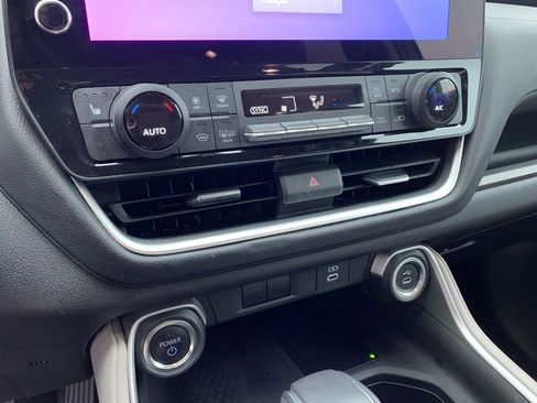 Used 2024 Toyota Grand Highlander XLE image 22