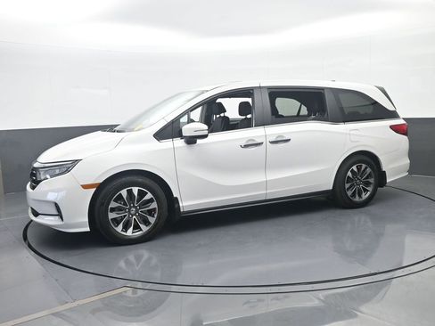 Used 2024 Honda Odyssey EX-L image 2