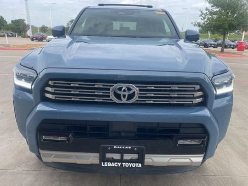 Used 2025 Toyota 4Runner Limited AWD/4WD image 2