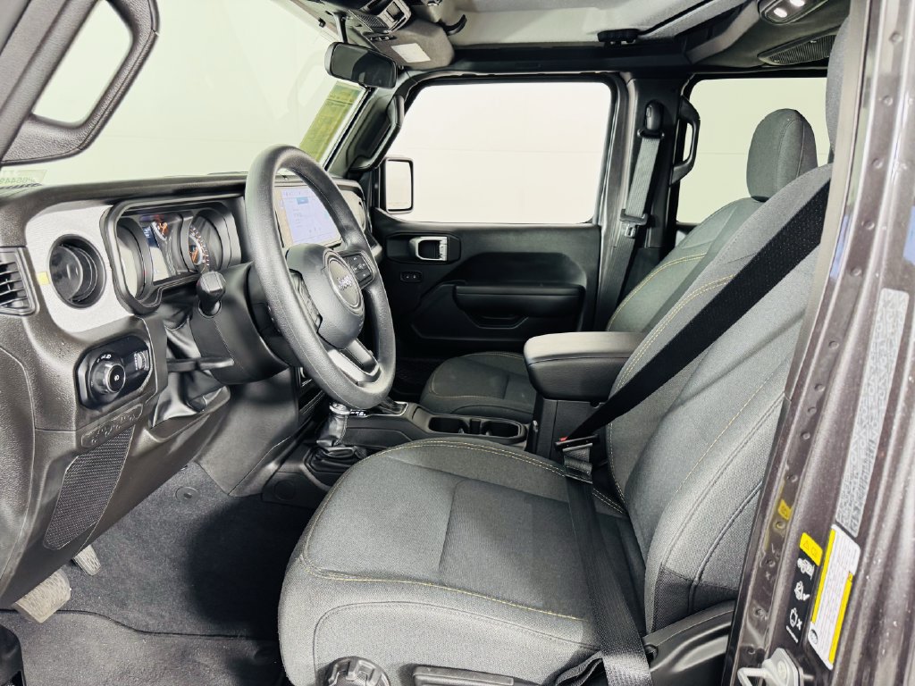 Used 2026 Jeep Wrangler Unlimited Sport AWD/4WD image 5