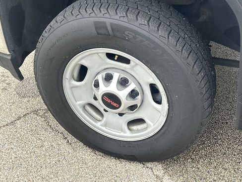 Used 2022 GMC Sierra 2500 Pro w/ Fleet Convenience Package image 12