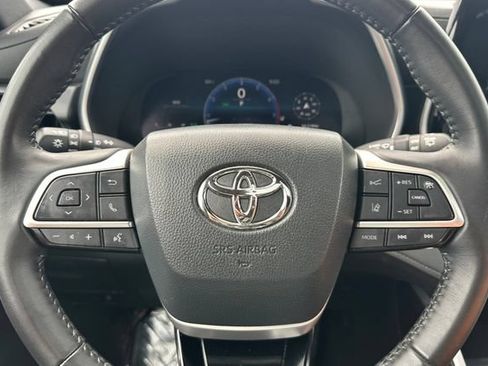 Used 2025 Toyota Highlander XSE AWD/4WD image 29