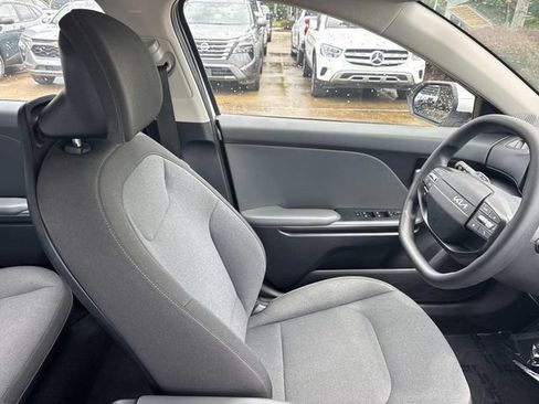 Used 2025 Kia K4 FWD image 15