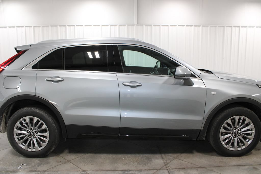 Used 2024 Cadillac XT4 Premium Luxury AWD/4WD image 11