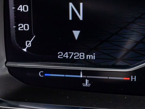 Used 2024 GMC Yukon AT4 w/ AT4 Premium Package image 17