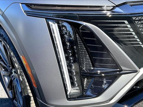 New 2026 Cadillac Lyriq V w/ LPO, Floor Liner Package AWD/4WD image 14