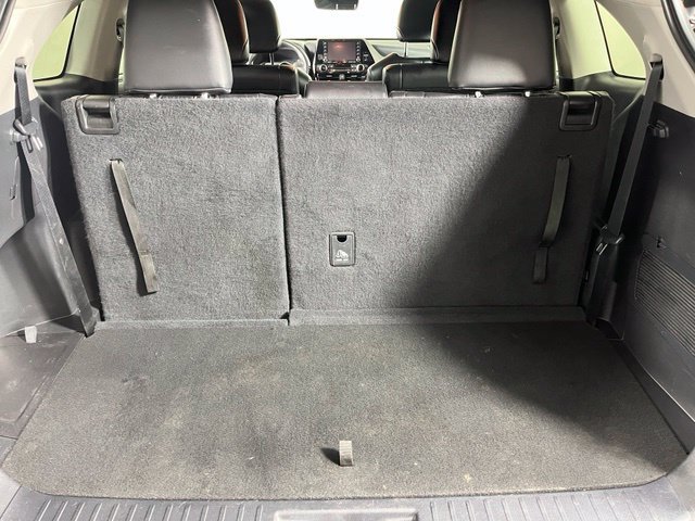 Used 2022 Toyota Highlander XLE AWD/4WD image 39