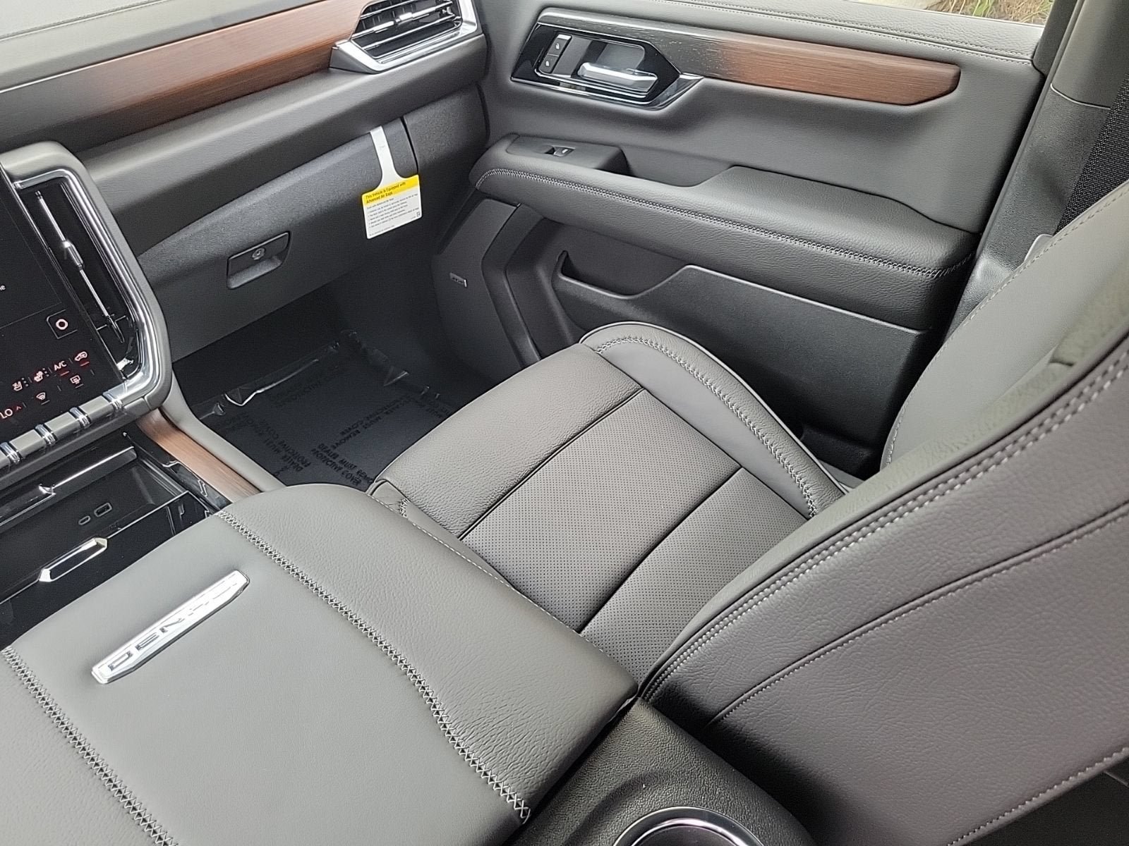 New 2026 GMC Yukon Denali RWD image 15
