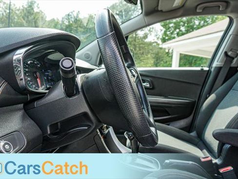 Used 2020 Chevrolet Trax LS w/ Tint and Cruise Package image 29