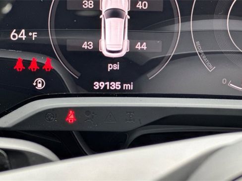 Used 2022 Porsche Taycan GTS image 31