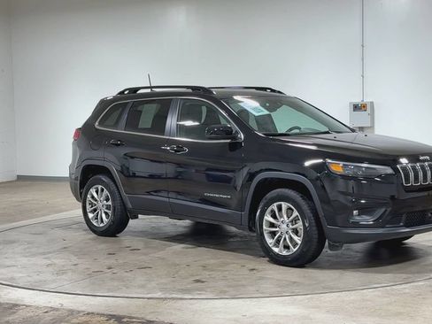 Used 2022 Jeep Cherokee Latitude Lux AWD/4WD image 2