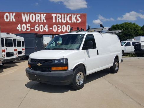 Used 2020 Chevrolet Express 2500 w/ Driver Convenience Package RWD image 3