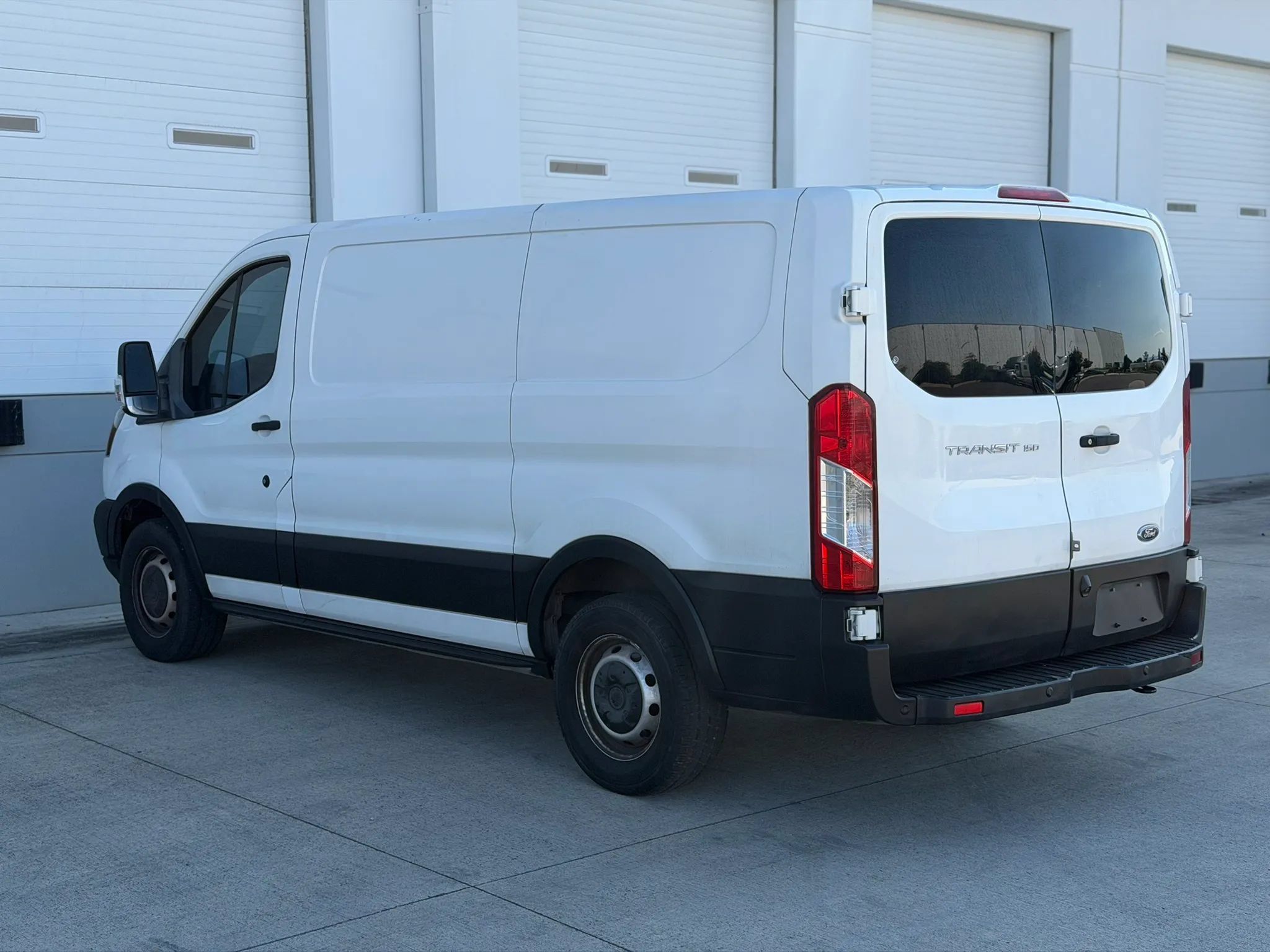 Used 2019 Ford Transit 150 130 Low Roof RWD image 3