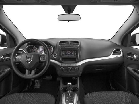 Used 2017 Dodge Journey SE w/ Flexible Seating Group image 11