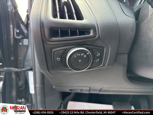 Used 2018 Ford Focus SE image 15