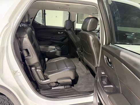 Used 2020 Chevrolet Traverse RS FWD image 14