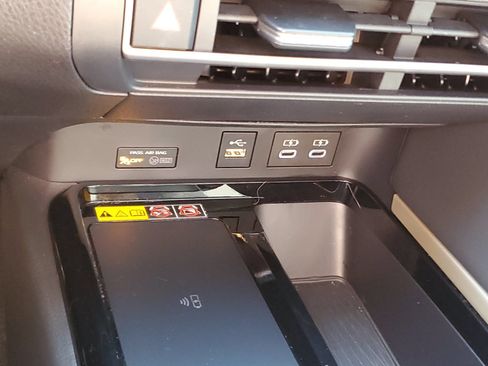 Used 2025 Toyota Camry XSE FWD image 29