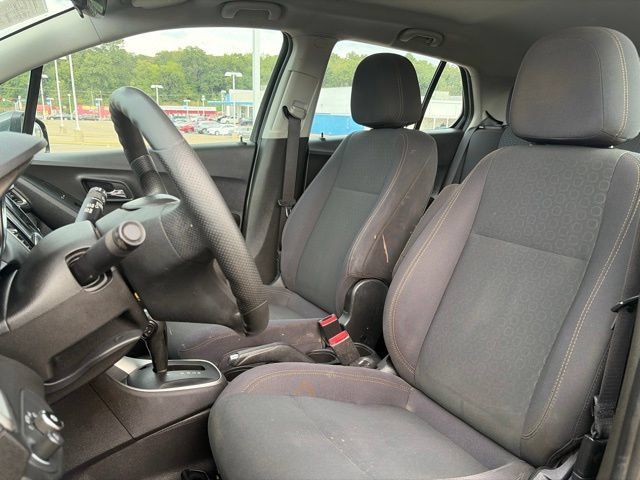 Used 2019 Chevrolet Trax LS FWD image 15