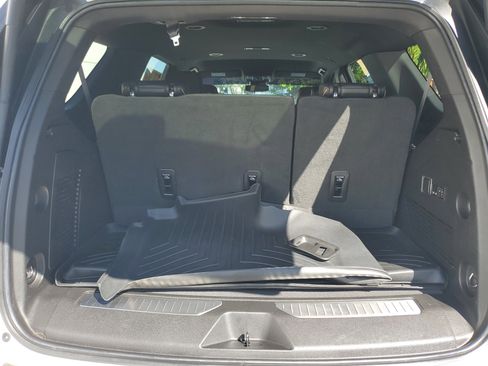 Used 2023 GMC Yukon AT4 w/ Technology Package image 9